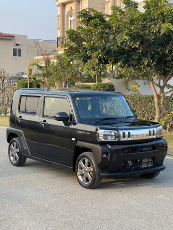 daihatsu-taft-dark-chrome-venture-edition-big-0