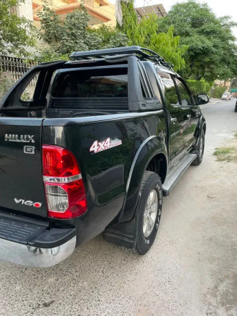 toyota-hilux-vigo-g-28-big-0