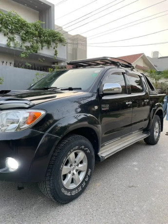 toyota-hilux-vigo-g-28-big-2