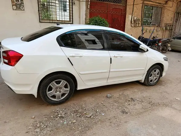honda-city-ivtec-2021-big-4