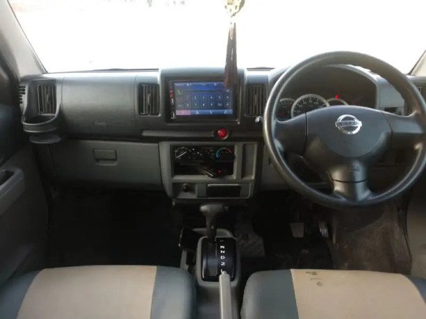 nissan-clipper-2013-big-11