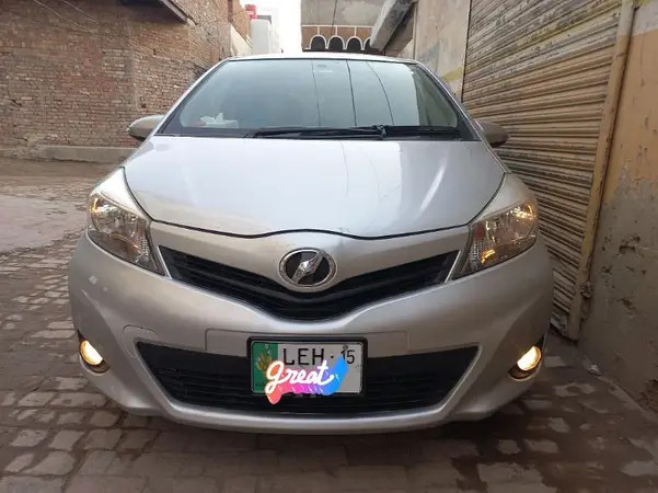 toyota-vitz-f-10-big-1