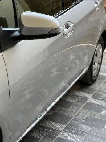 toyota-vitz-f-10-big-2