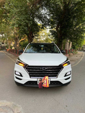 hyundai-tucson-hybrid-signature-big-0