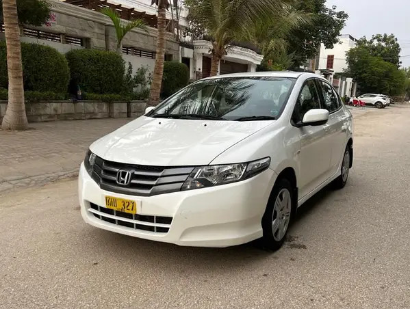 honda-city-13-i-vtec-model-2013-big-2
