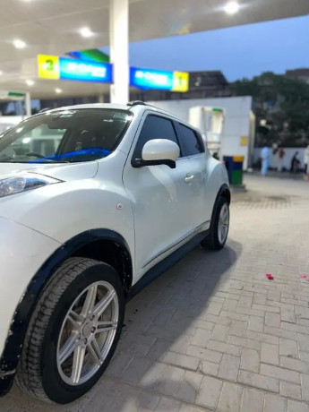 nissan-juke-2010-big-6