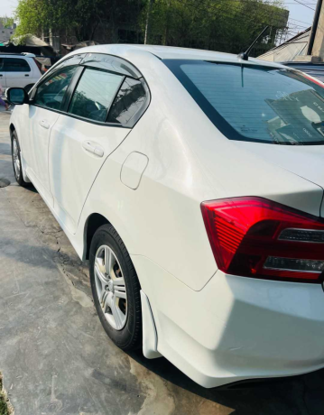 honda-city-12l-mt-big-3