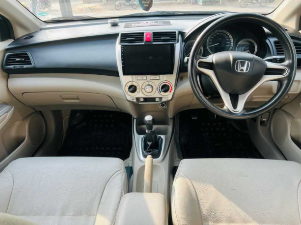 honda-city-12l-mt-big-4