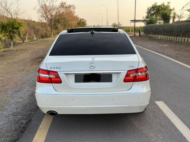 2011-mercedes-e-class-big-5