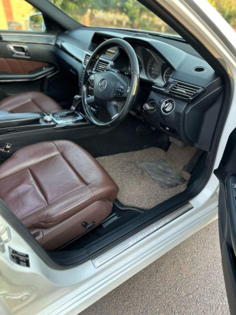 2011-mercedes-e-class-big-6