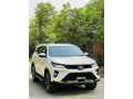 toyota-fortuner-legender-small-0