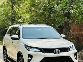 toyota-fortuner-legender