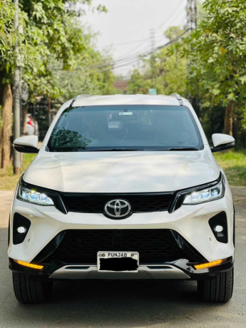 toyota-fortuner-legender-big-2