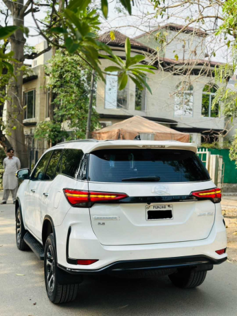 toyota-fortuner-legender-big-5