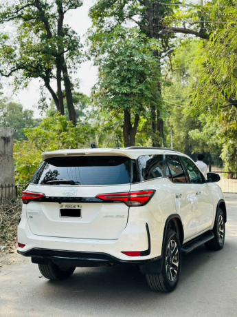 toyota-fortuner-legender-big-4