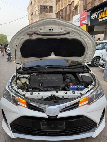 toyota-corolla-altis-16-x-cvt-i-big-9