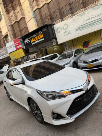 toyota-corolla-altis-16-x-cvt-i-big-4