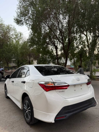 toyota-corolla-altis-16-x-cvt-i-big-6