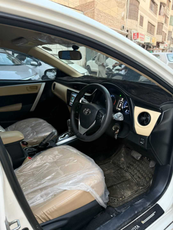 toyota-corolla-altis-16-x-cvt-i-big-8