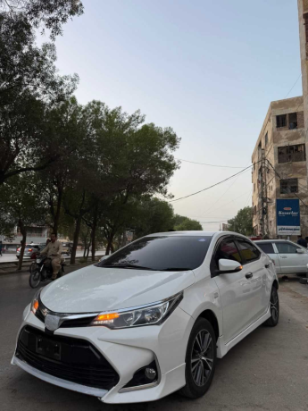 toyota-corolla-altis-16-x-cvt-i-big-2