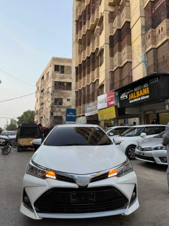 toyota-corolla-altis-16-x-cvt-i-big-0