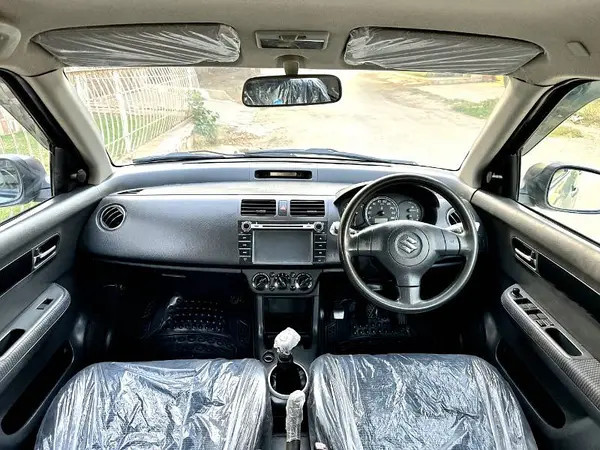 suzuki-swift-dlx-model-2013-original-color-big-8