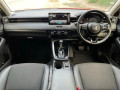 honda-vezel-2021-small-9