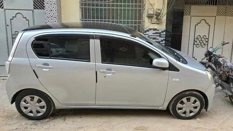 daihatsu-mira-2012-big-1