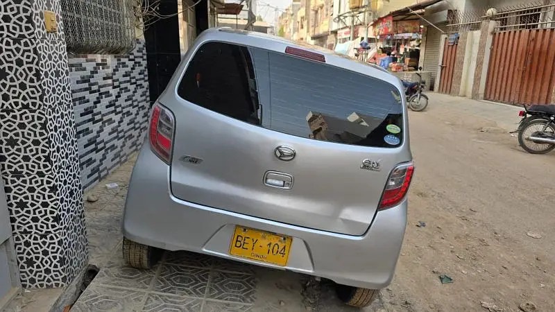 daihatsu-mira-2012-big-7