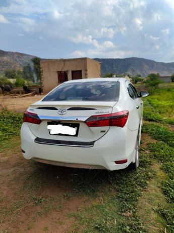 toyota-corolla-altis-x-manual-16-big-5