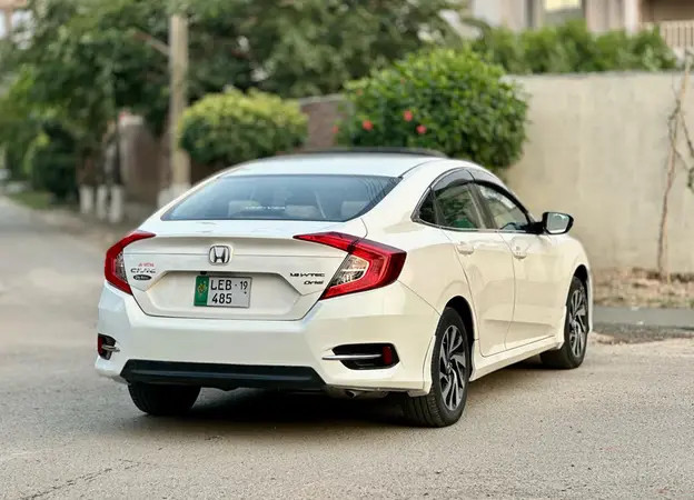 honda-civic-oriel-18-i-vtec-big-2