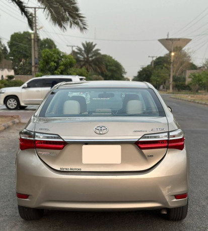 toyota-corolla-altis-16-x-cvt-i-big-2