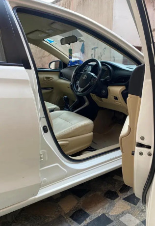 toyota-yaris-sedan-gli-mt-13-big-0
