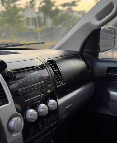toyota-tundra-57i-big-6