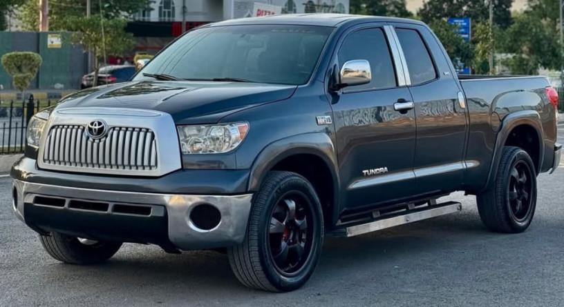toyota-tundra-57i-big-1
