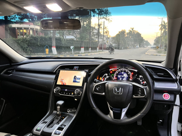 honda-civic-ug-2018-big-8