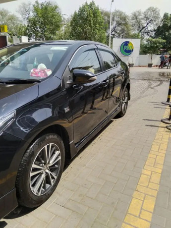 toyota-corolla-altis-16-x-cvt-i-big-0