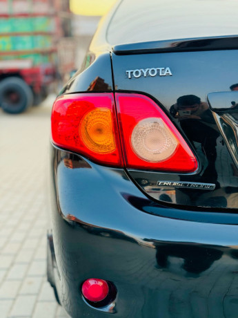 toyota-corolla-altis-x-cvt-i-18-big-5