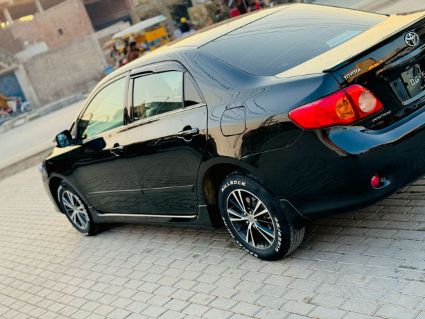 toyota-corolla-altis-x-cvt-i-18-big-4