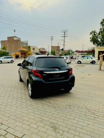 toyota-vitz-f-safety-edition-ii-big-3