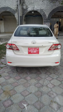toyota-corolla-altis-x-manual-16-big-3
