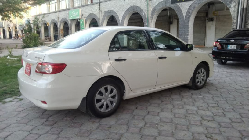 toyota-corolla-altis-x-manual-16-big-4