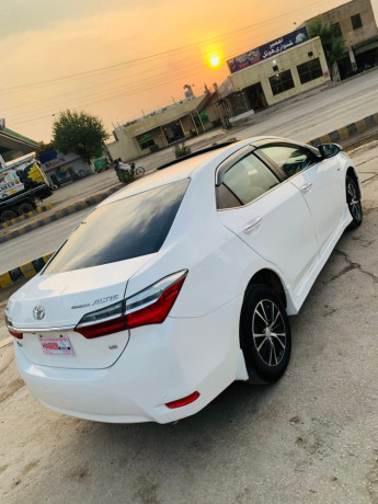 toyota-corolla-altis-x-cvt-i-18-big-3