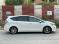 toyota-prius-alpha-2018-small-7