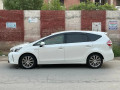 toyota-prius-alpha-2018-small-8