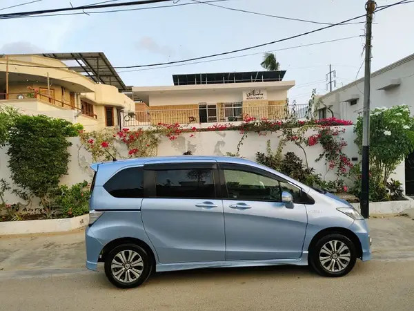 honda-freed-g-aero-highway-sensing-model-201217-b2b-sky-blue-big-12