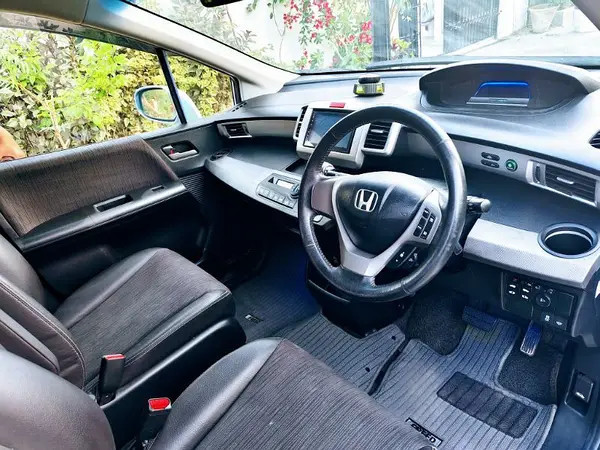 honda-freed-g-aero-highway-sensing-model-201217-b2b-sky-blue-big-6