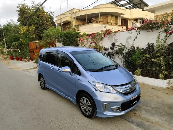 honda-freed-g-aero-highway-sensing-model-201217-b2b-sky-blue-big-1