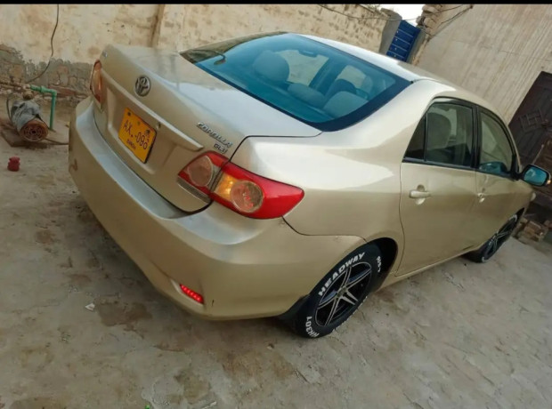toyota-corolla-altis-x-manual-16-big-5