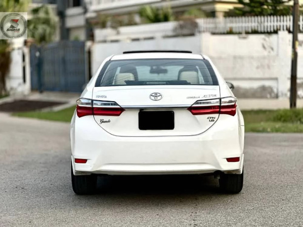 toyota-corolla-altis-x-cvt-i-18-big-7